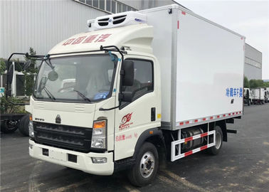 China HOWO 4x2 Refrigerated Box Truck Fiberglass Inner , 3 Tons Refrigerator Freezer Truck supplier