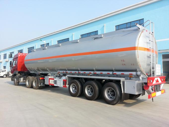 Heavy Duty 3 Axle 45000L Oil Tanker Semi Trailer 4 Compartments 45M3 For Transporting Oil