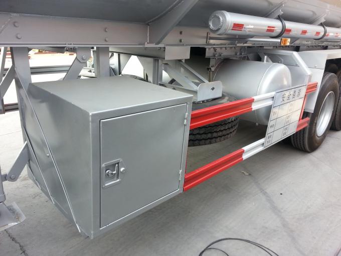 Heavy Duty 3 Axle 45000L Oil Tanker Semi Trailer 4 Compartments 45M3 For Transporting Oil