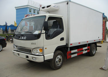 China 4x2 3 Tons Freezer Box Truck , Refrigerated Delivery Truck With Thermo King Unit supplier