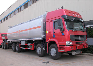 China Heavy Duty HOWO 8x4 Oil Tank Trailer , 30 cbm 30000 L - 35000 L Oil Tank Truck supplier