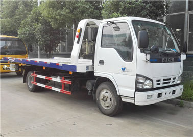 China ISUZU 4x2 Small Tow Truck , 6 Wheels 3 Ton Flatbed Wrecker Truck For Two / Three Cars supplier