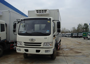 China Sinotruk FAW 4X2 Small Refrigerated Truck , 5T Fiberglass Commercial Refrigerated Trucks supplier