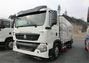 China HOWO LHD 4000 L Dustbin Street Sweeper Truck , Road Cleaning Truck Wet Type / Dry Type supplier