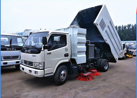 comprare Il camion 4cbm 6 della spazzatrice stradale di Dongfeng 4x2 spinge con l'operazione umanizzata spazzola fabbricazione online