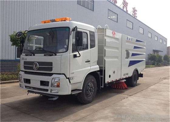 kaufen Kehrmaschine-LKW RHD Dongfeng 4x2 Vakuum, 4000 Liter Straßen-Reinigungs-Maschinen- Online-Herstellung