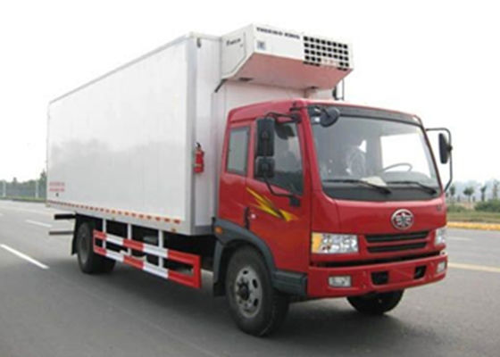 kaufen FAW Dongfeng 4X2 kühlte Kasten-LKW 5 Tonnen Schnellimbiss-abkühlende LKW- Online-Herstellung