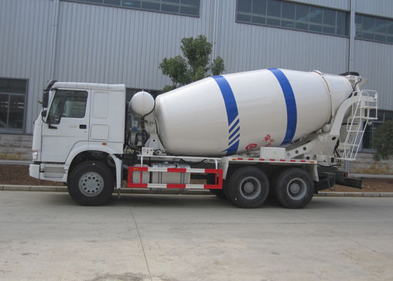 Buy Sinotruk HOWO 10M3 Ready Mix Truck , 10CBM Self Loading Mixer Truck With Mixer Drum online manufacture
