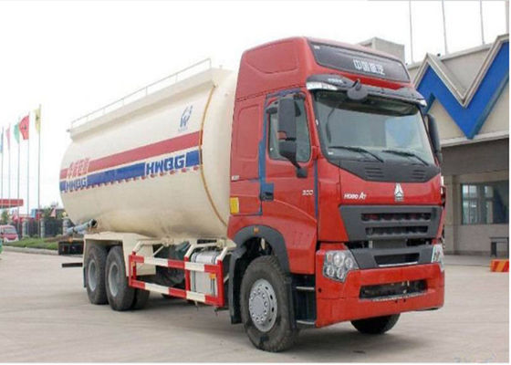 Buy HOWO Dongfeng 6X4 Cement Carrier Truck 3 Axles 18 - 36 cbm For Coal Powder / Cement online manufacture