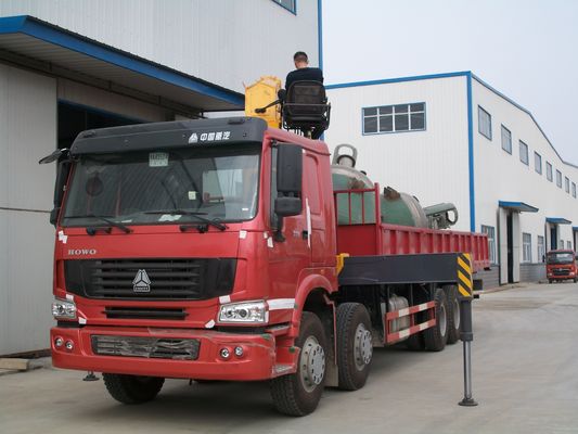 acheter Grue montée par camion Howo de XCMG grue hydraulique télescopique de 50 tonnes pour transporter la cargaison fabrication en ligne